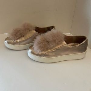 Steve Madden Women's Metallic Platform Pompom Slip On Shoes Blush Pink SZ 9 EUC